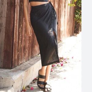 Whimsy and Row 100% Linen Black wrap skirt